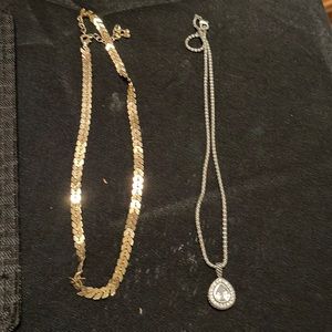 Set of two costume jewelry necklaces